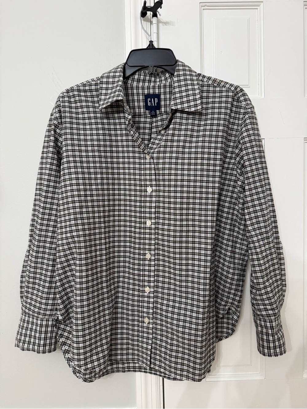 GAP 	
Seersucker Plaid Oversized Shirt